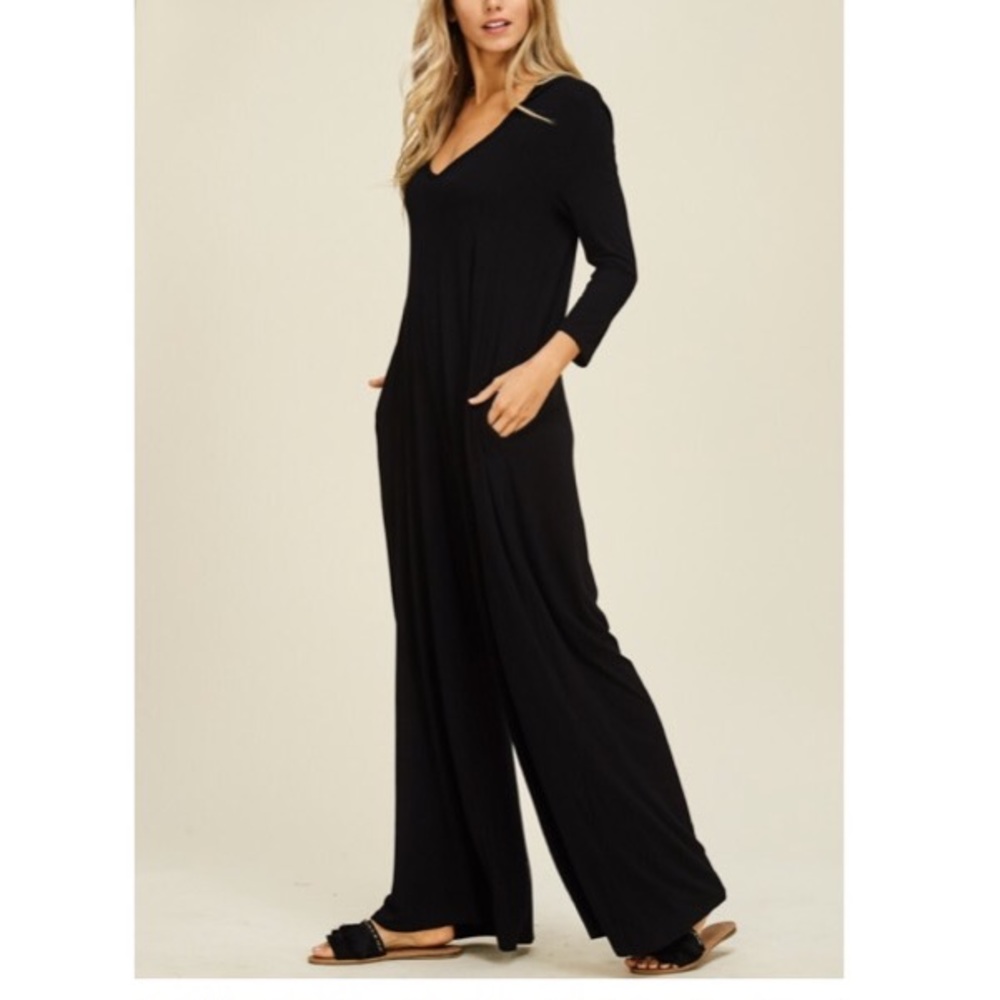 ✨LAST ONE ✨Wide leg hooded black jumpsuit - Picture 4 of 7